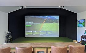 Golfers Dream Guest Suite With Onsite Golf Studio Available For Booking By Guests